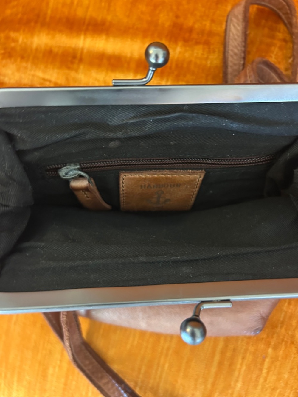 Harbour 2nd Distressed Brown Leather Crossbody Bag with Kiss Lock Closure - Picture 6 of 6